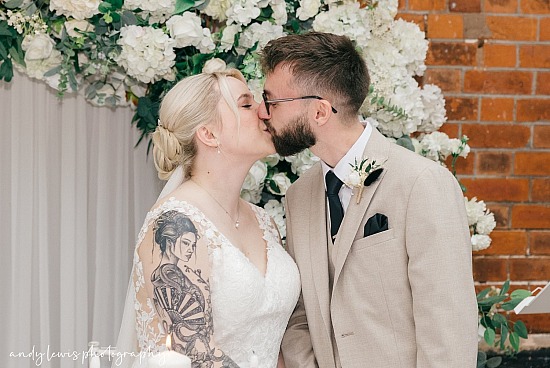 Chloe & Jonathan's Wedding 